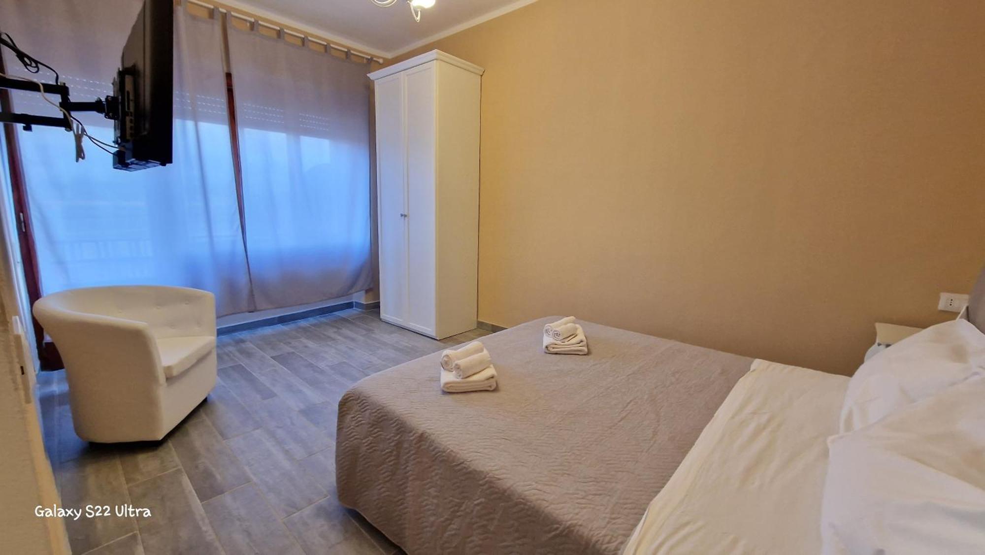 Terry'S House Hotel Нуоро Екстериор снимка