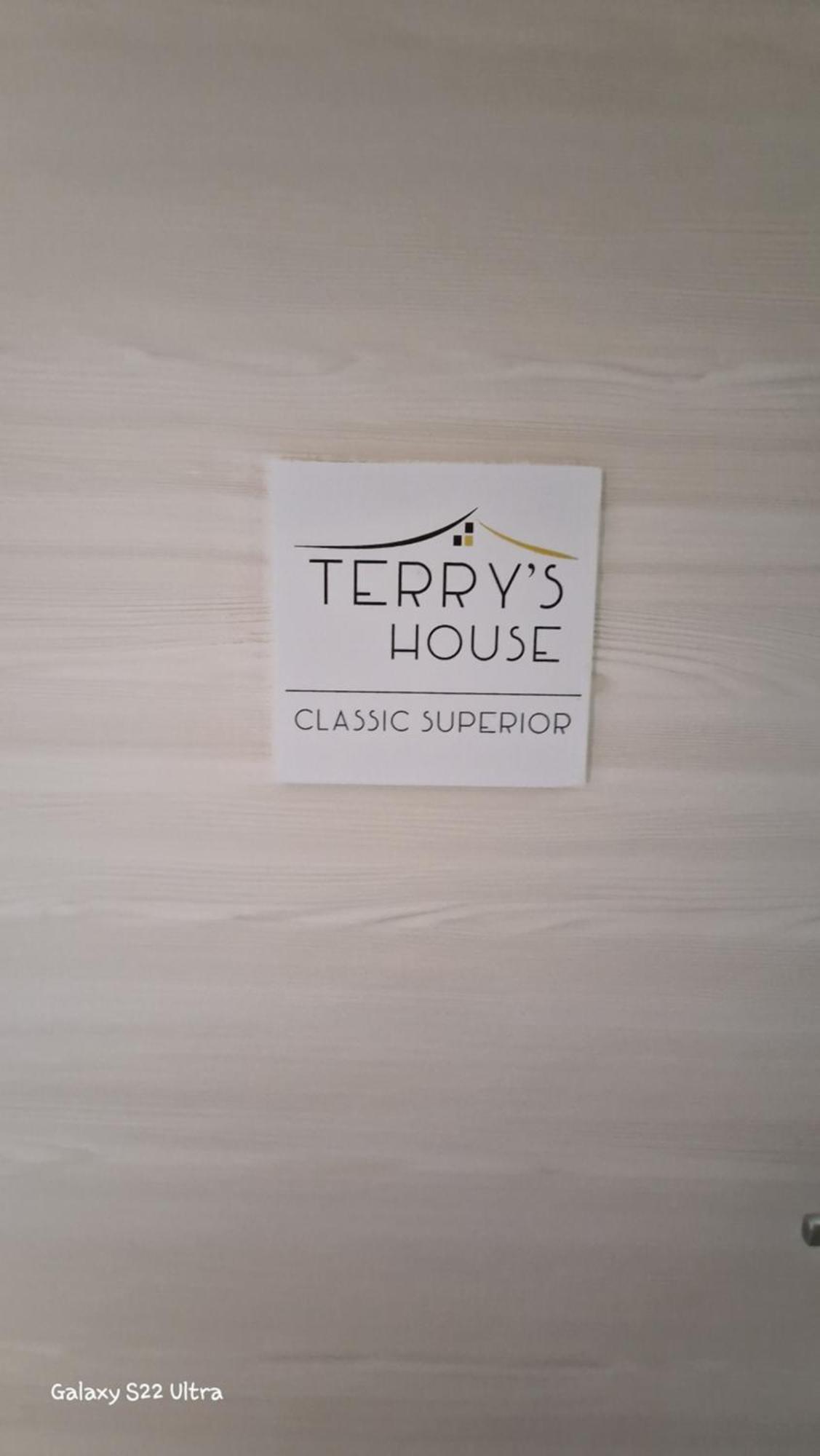 Terry'S House Hotel Нуоро Екстериор снимка
