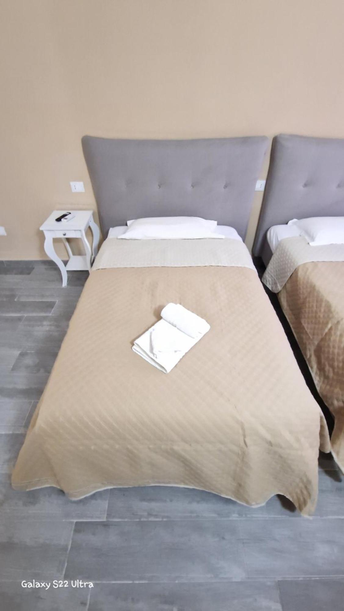 Terry'S House Hotel Нуоро Екстериор снимка