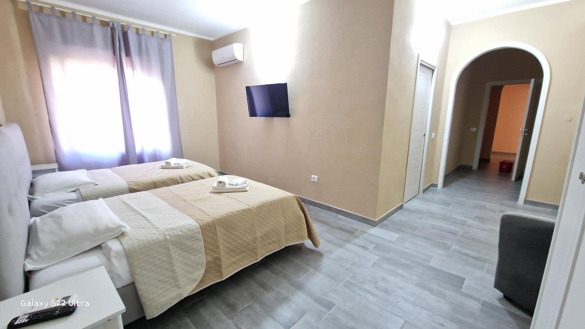 Terry'S House Hotel Нуоро Екстериор снимка